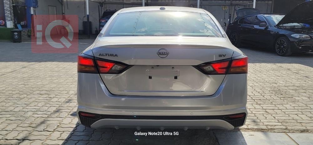 نيسان ألتيما